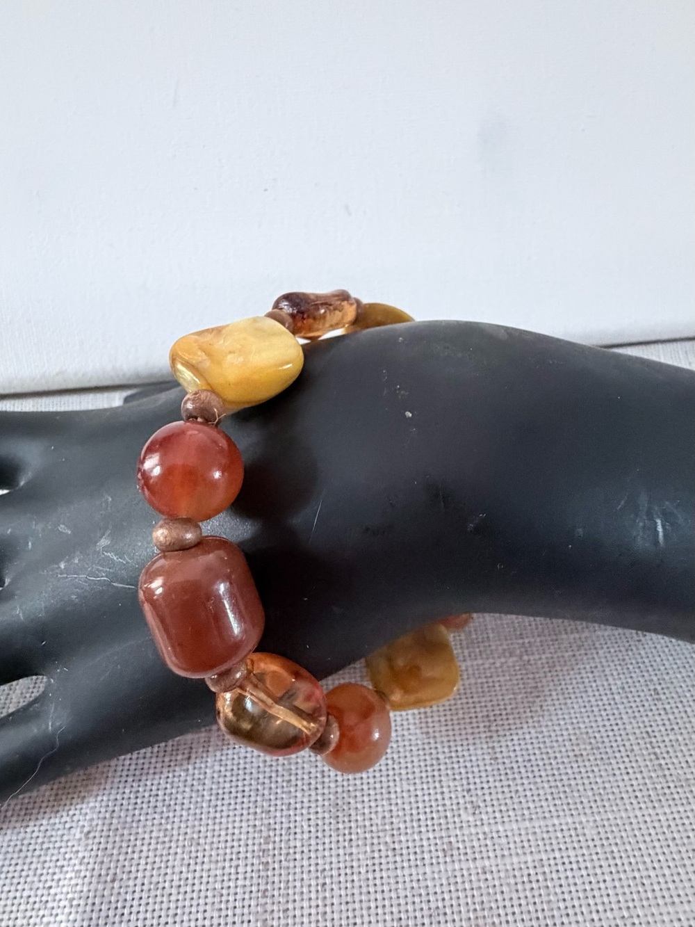 Amber-Tone acrilic beMather of pearl Chunky Bead Stretch Bracelet
